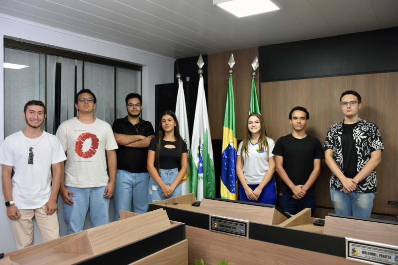 Parlamento Jovem de Laranjeiras do Sul elege mesa diretora em evento na Câmara